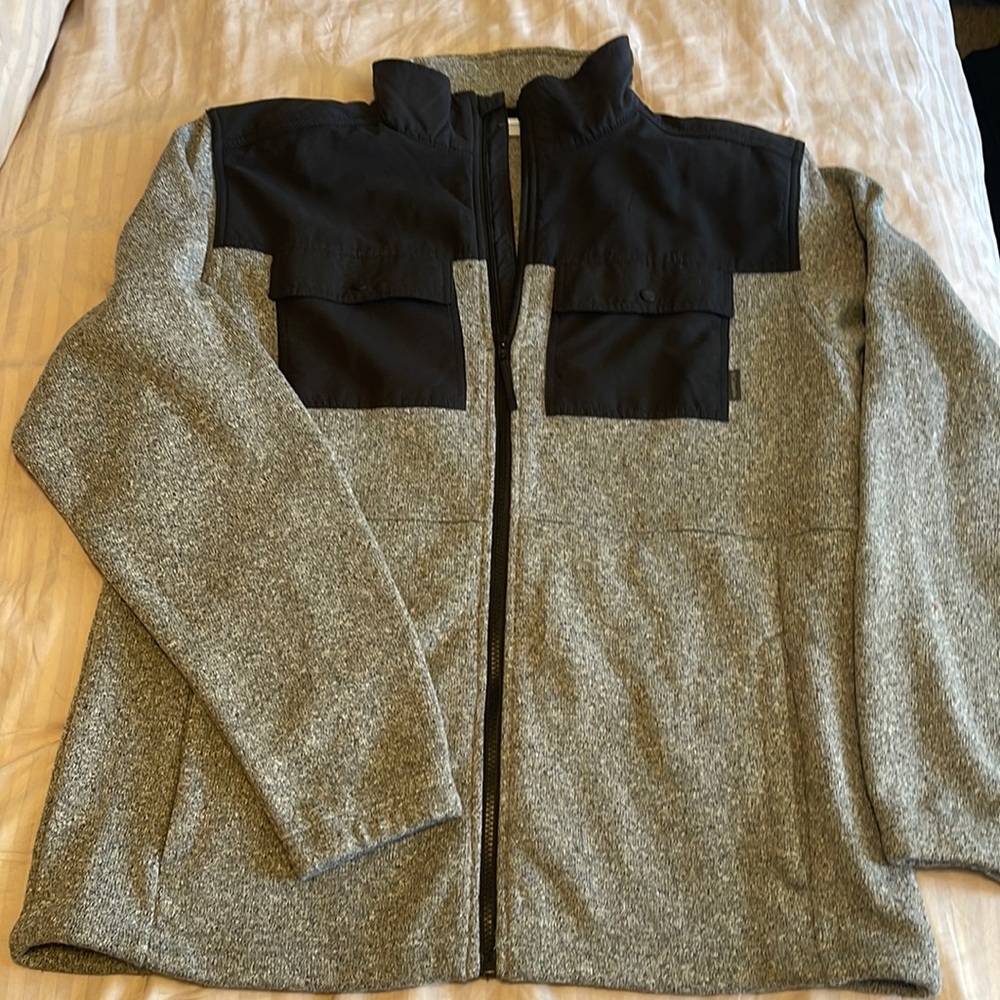 Columbia fleece jacket with chest pockets size XL